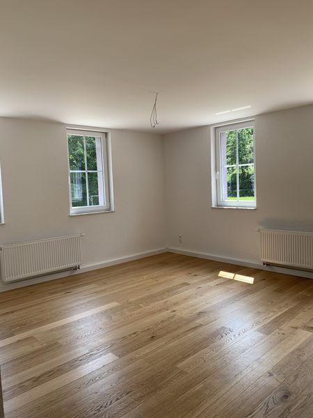 helle, großzügige und kernsanierte 4-Zimmer-Wohnung mit gehobener Ausstattung